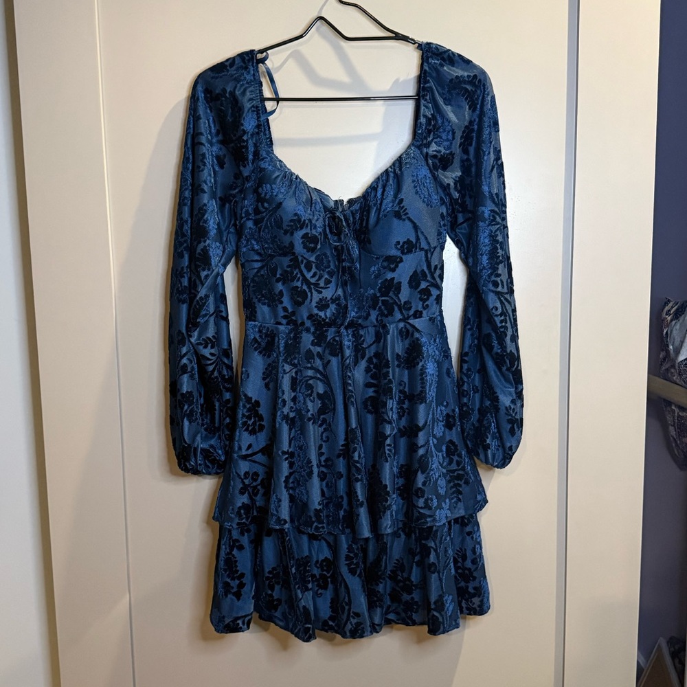 Chic Navy Floral Long Sleeve Dress